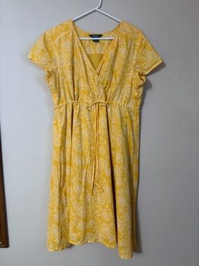 Eddie Bauer Yellow White Paisley V-Neck Dress